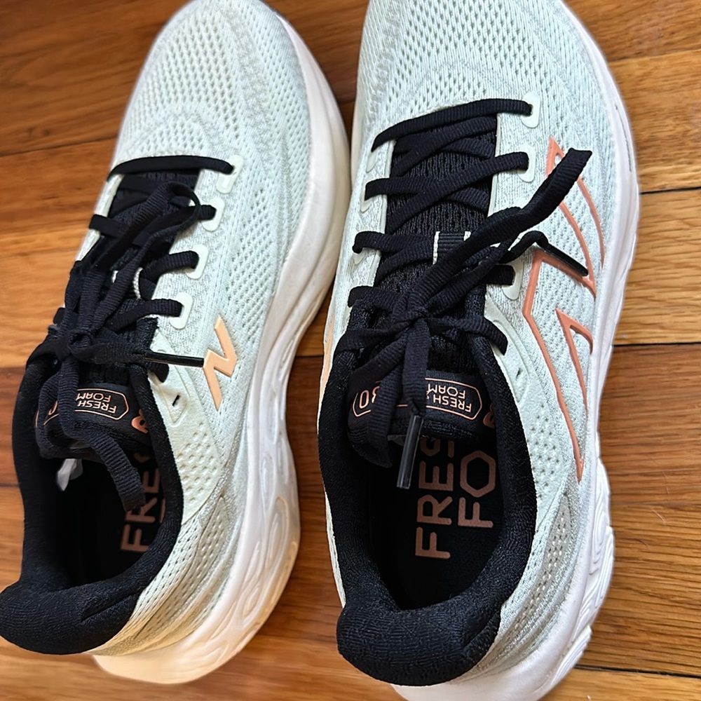 New Balance fresh foam 1080 v13, size 7.5. New in box!